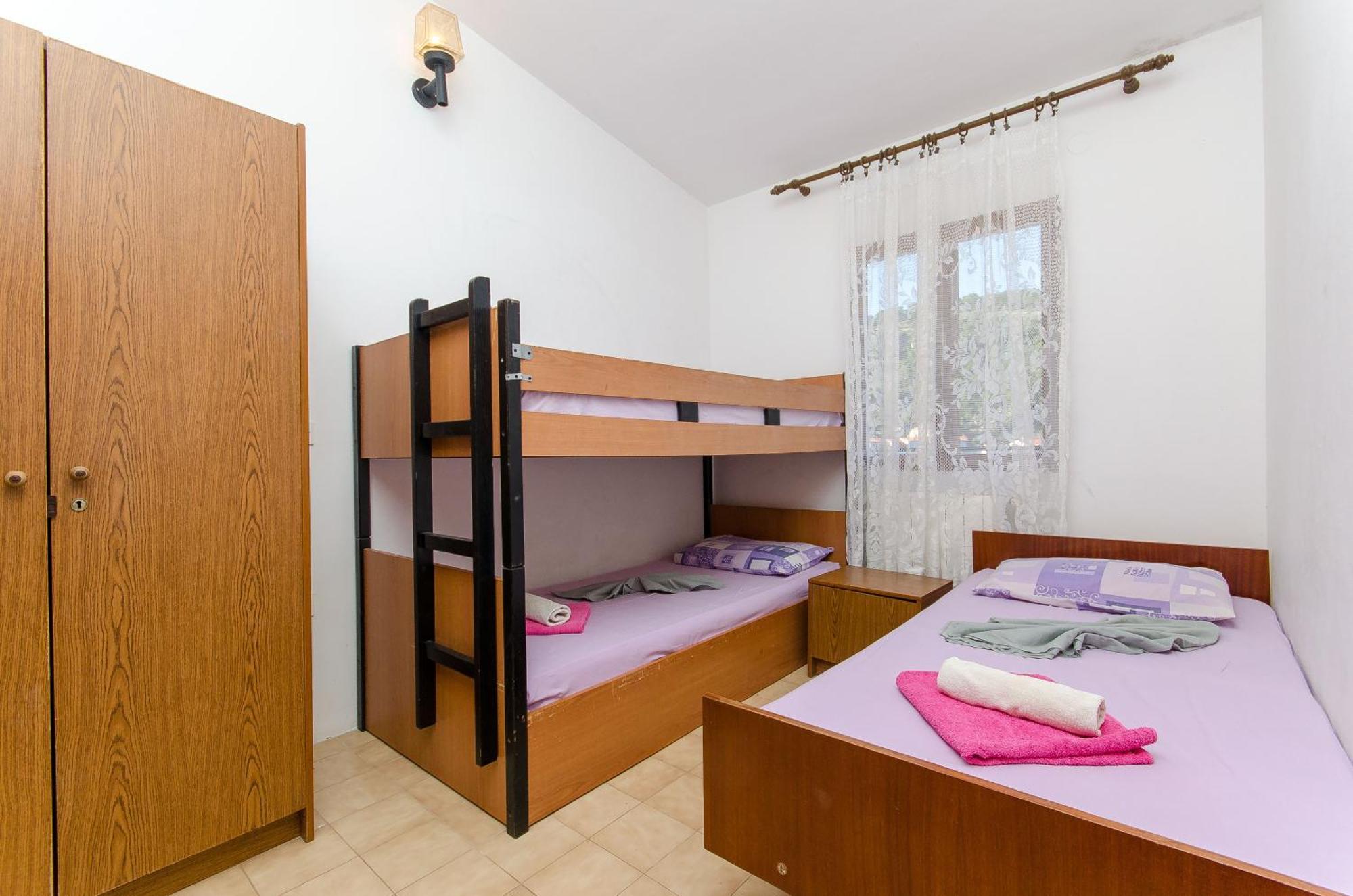 Apartments Lorena Stomorska Quarto foto